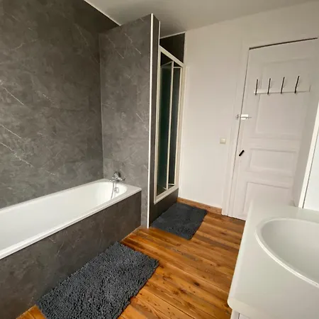 Appartement Super Zonnige En Ruime Penthouse 50m Zeedijk *