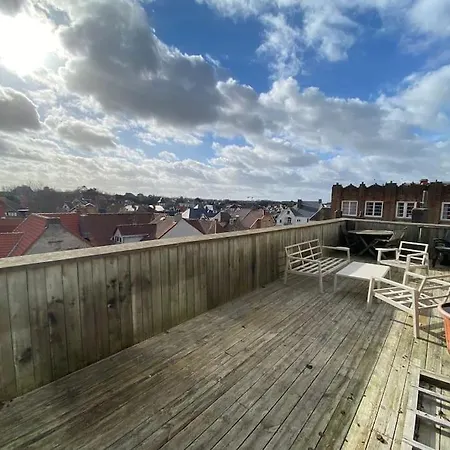 Super Zonnige En Ruime Penthouse 50m Zeedijk La Panne